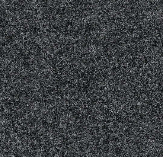 Alcatifa Akzent Charcoal, cinza escuro, disponível em rolo.