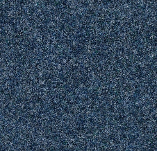 Alcatifa Akzent Marine, azul, disponível em rolo.