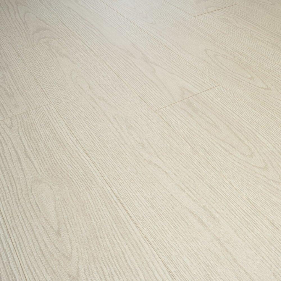 Laminado Urban Oak Grey, com uma cor cinza, acabamento mate e réguas médias.