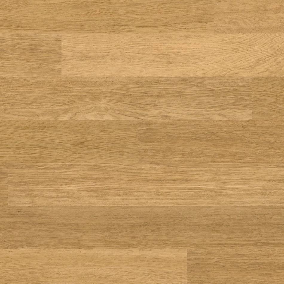 Laminado Carvalho Natural Envernizado, com uma cor castanho mel, acabamento mate e réguas estreitas.